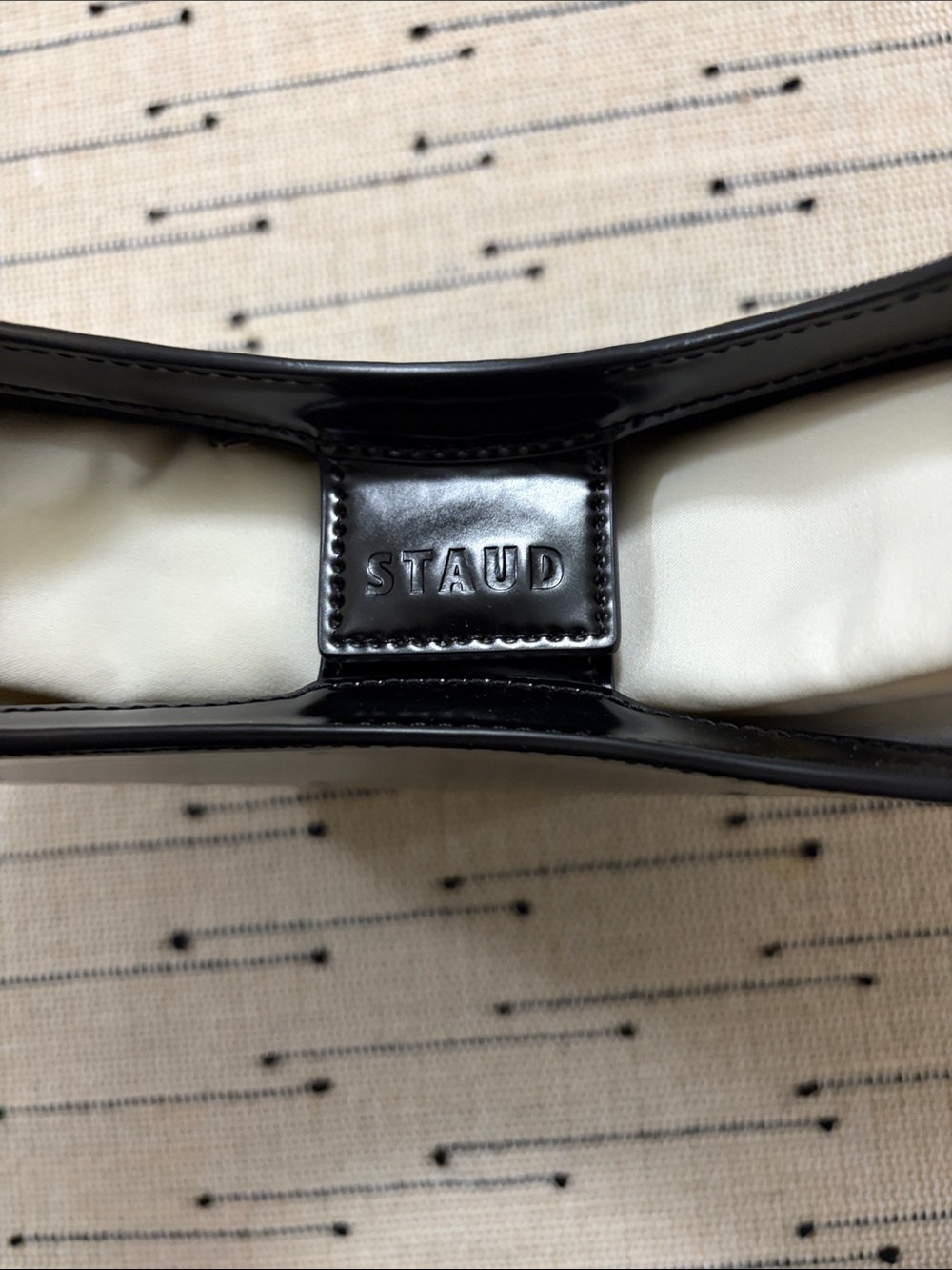 STAUD Moon Bag in Black - Polished - Picture 4 of 6